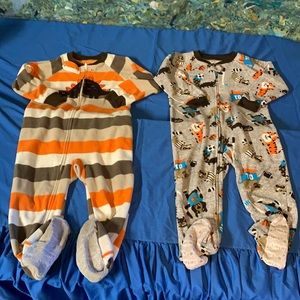 Lot of 2 Fleece Sleepers 24mo brown Orange Animal Sports Carter’s Zip-Up Footie